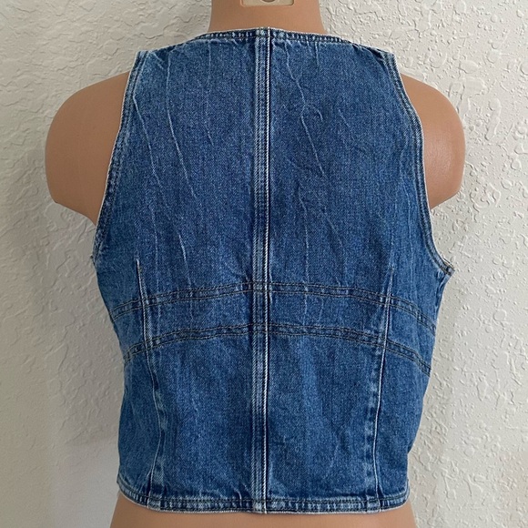 Good American Crop Denim Vest - Picture 7 of 13